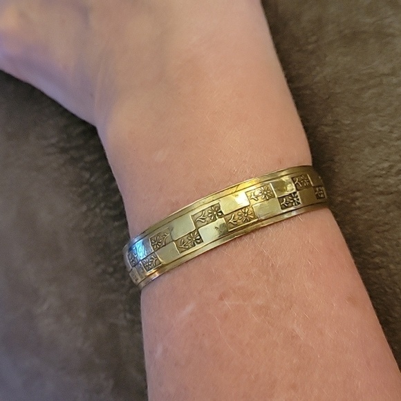 VTG Brass Floral Checkered Engraved Cuff Bangle Boho Bracelet - Picture 5 of 5